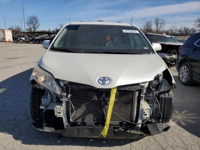 2011 Toyota Sienna XLE