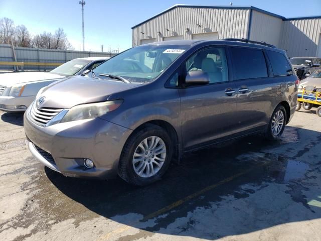 2013 Toyota Sienna XLE