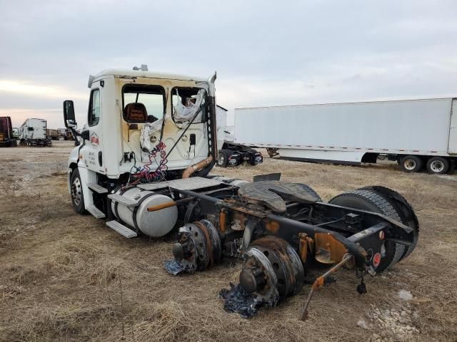 2012 Freightliner Cascadia 125