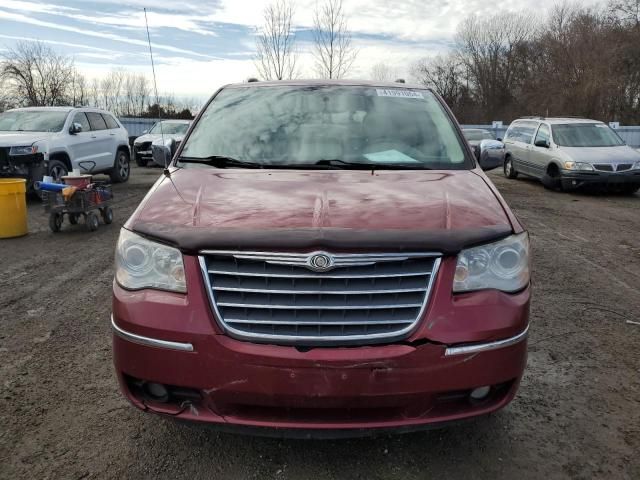2010 Chrysler Town & Country Limited