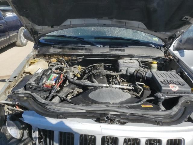 2004 Jeep Grand Cherokee Laredo