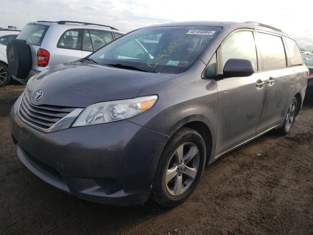 2015 Toyota Sienna LE