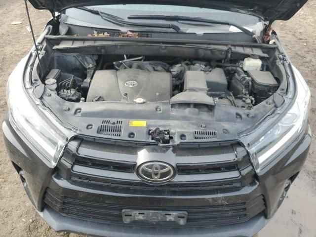 2018 Toyota Highlander SE