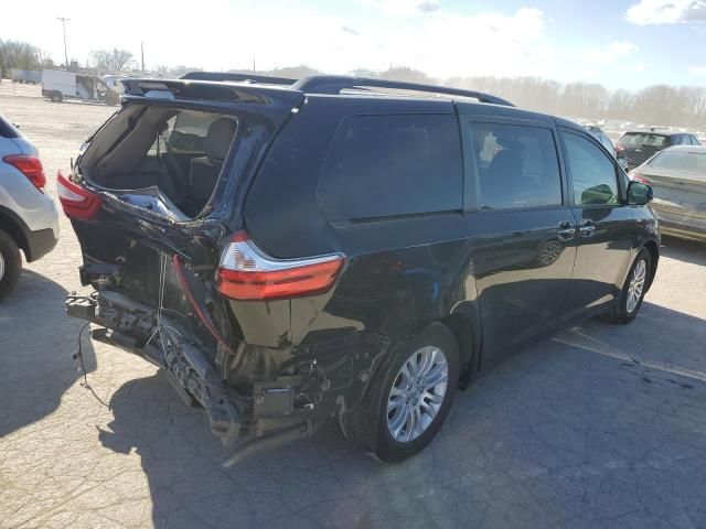 2017 Toyota Sienna XLE