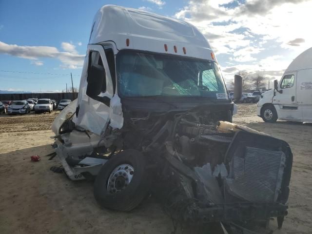 2020 Freightliner Cascadia 126