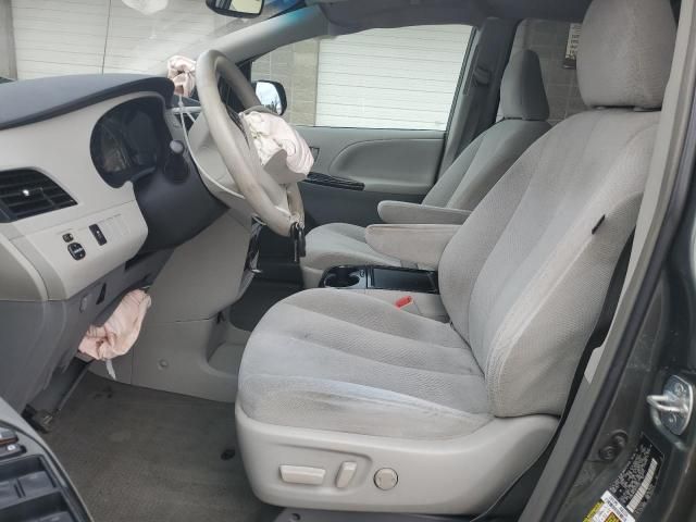 2013 Toyota Sienna LE