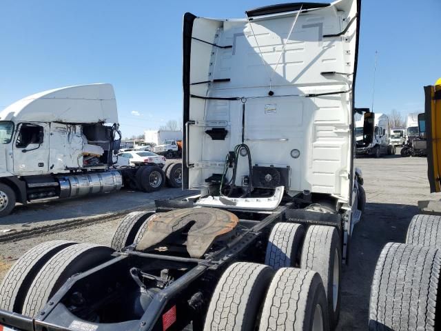 2022 Volvo VN VNL