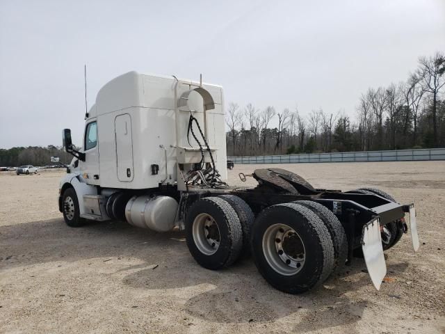 2017 Peterbilt 579