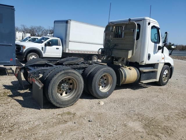 2016 Freightliner Cascadia 125