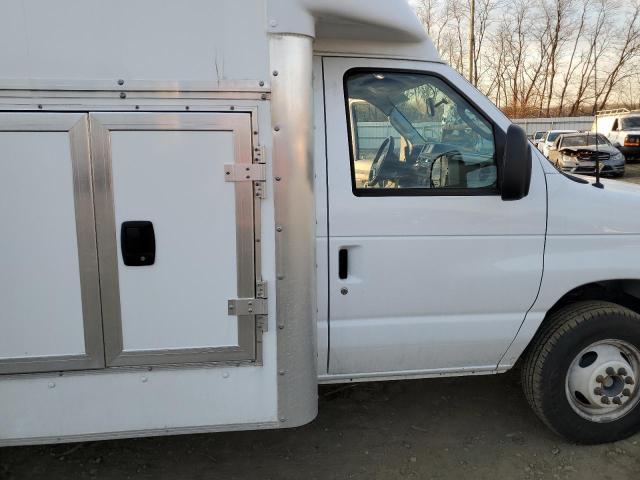 2025 Ford Econoline E450 Super Duty Cutaway Van