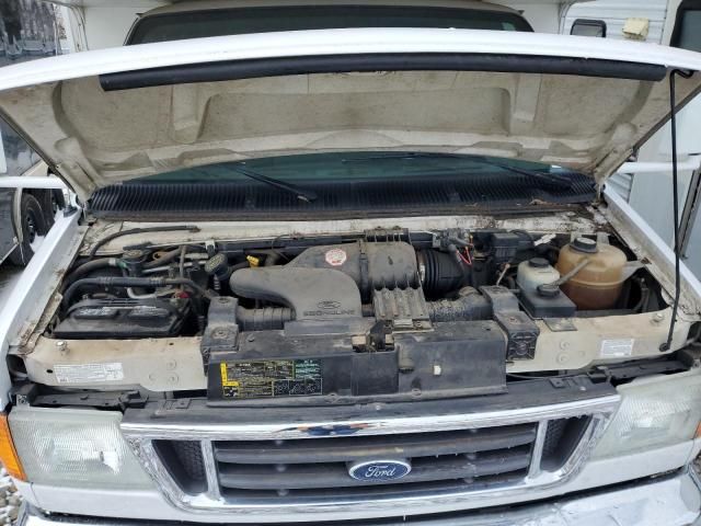 2004 Ford Econoline E450 Super Duty Cutaway Van