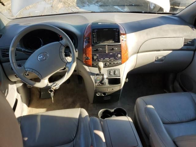 2010 Toyota Sienna XLE