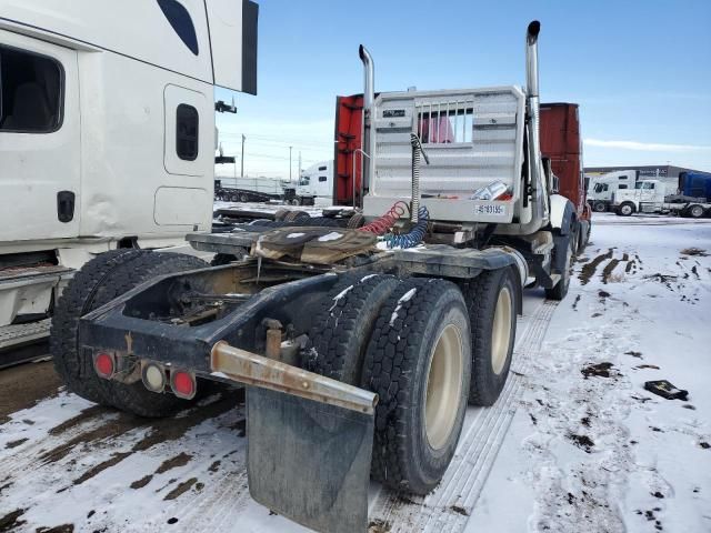 2012 Mack 700 GU700