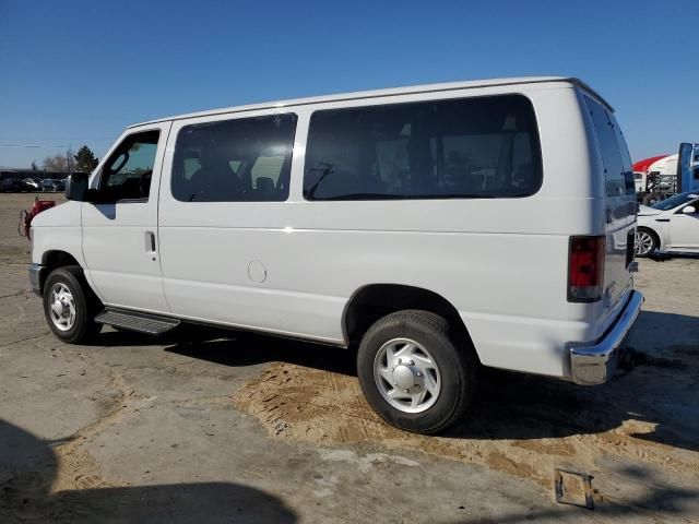 2013 Ford Econoline E350 Super Duty Wagon