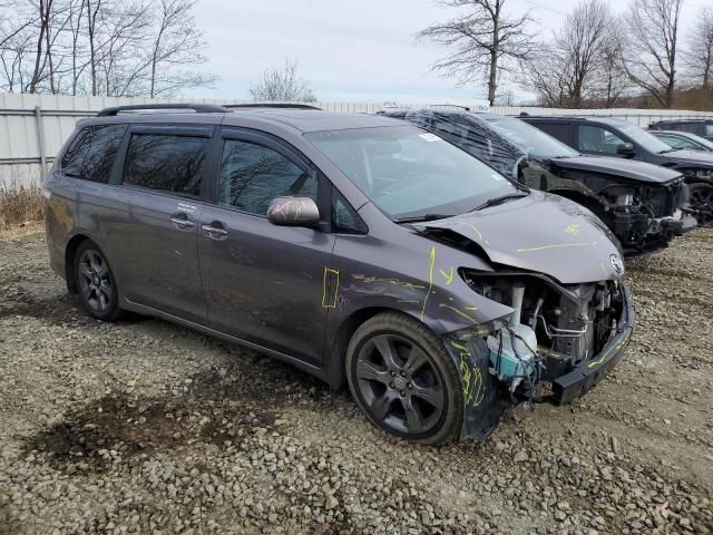 2015 Toyota Sienna Sport