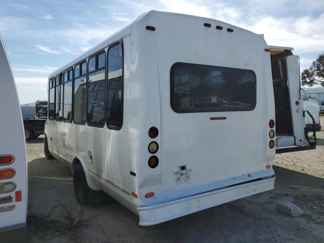 2003 Ford Econoline E450 Super Duty Cutaway van