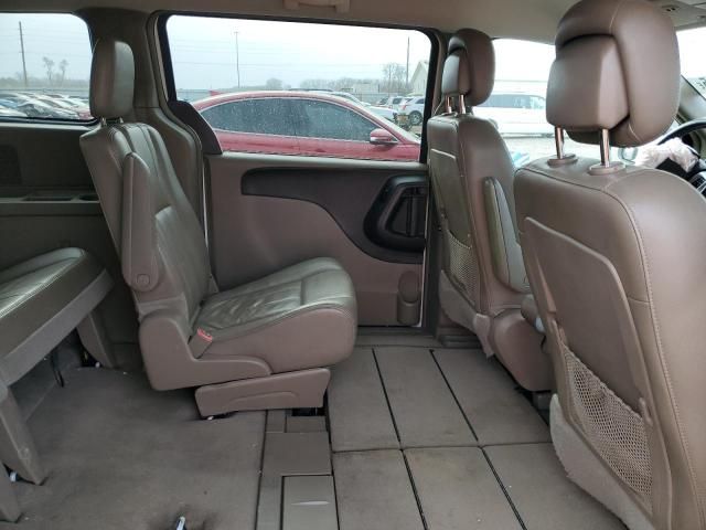 2012 Chrysler Town & Country Touring