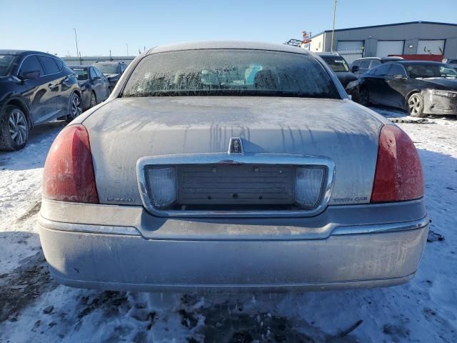 2010 Lincoln Town Car Signature Limited