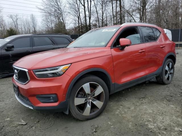 2019 Volvo XC40 T5 Momentum