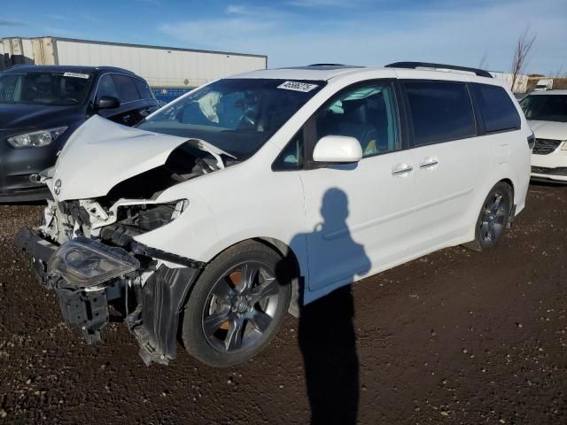 2016 Toyota Sienna SE