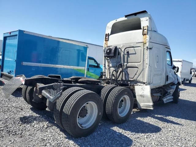 2019 Freightliner Cascadia 116