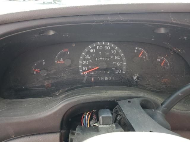 2003 Ford Econoline E450 Super Duty Cutaway van