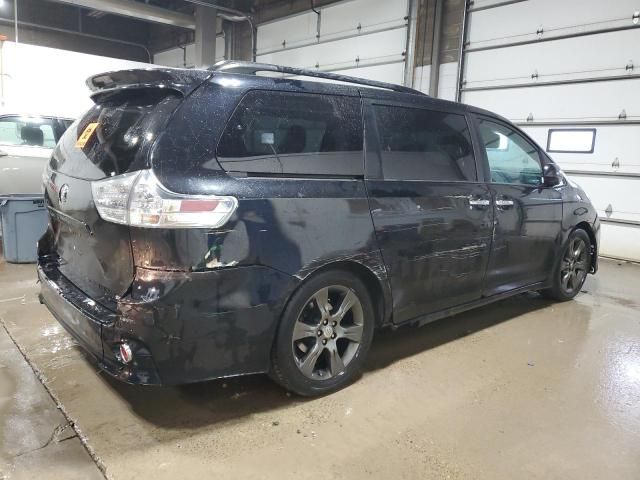 2015 Toyota Sienna Sport