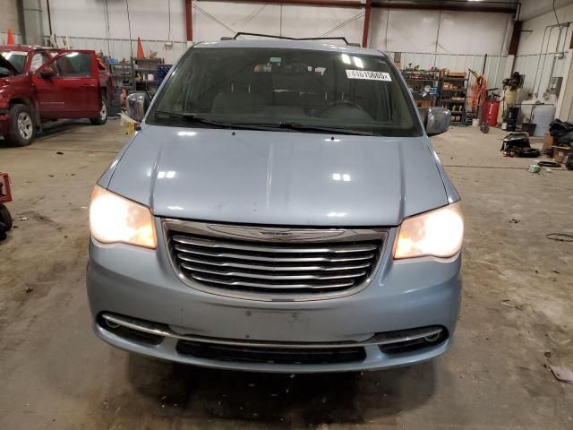 2013 Chrysler Town & Country Touring L