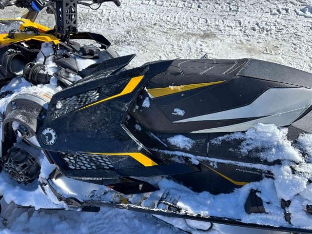 2013 Skidoo 2013 Skidoo Renegade