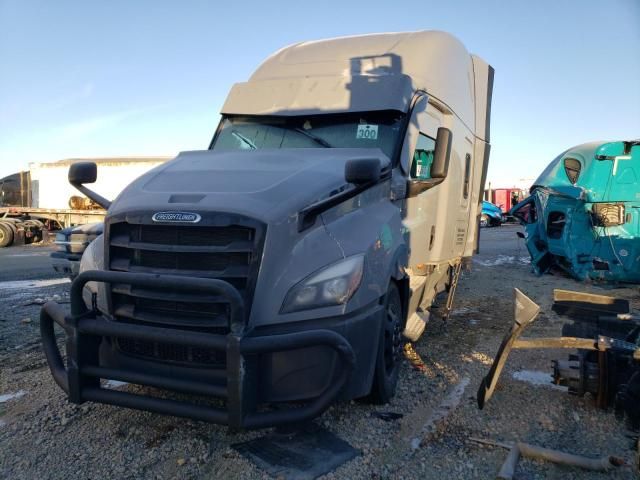 2021 Freightliner Cascadia 126