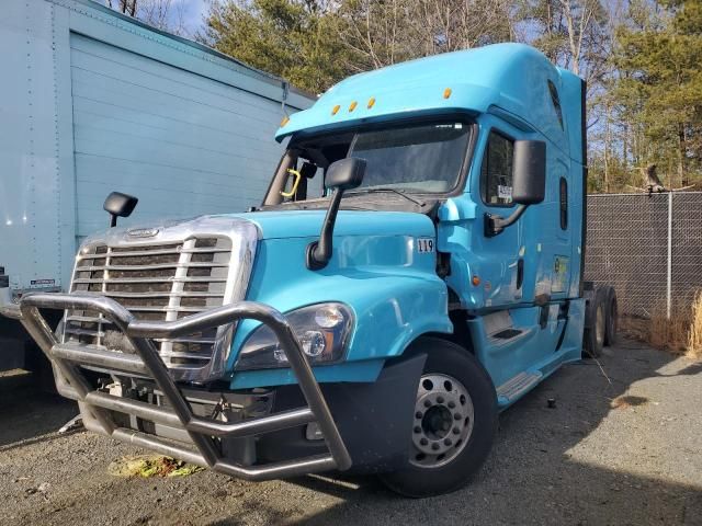 2015 Freightliner Cascadia Semi Truck