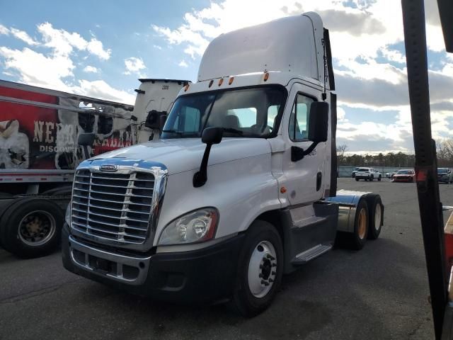 2015 Freightliner Cascadia 125