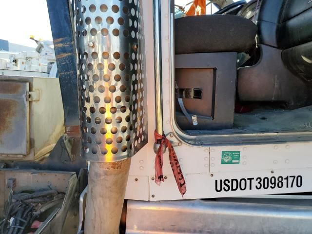 2014 Kenworth Construction T800