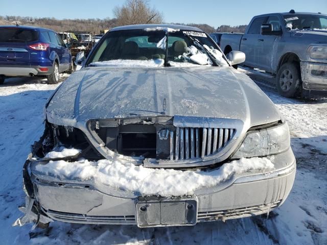 2010 Lincoln Town Car Signature Limited