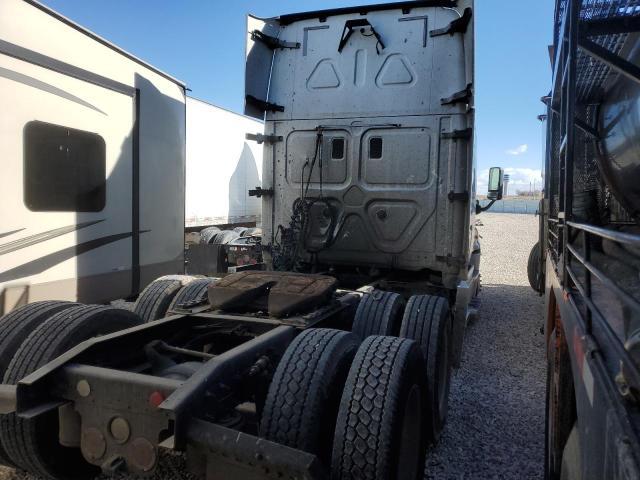 2015 Freightliner Cascadia 125