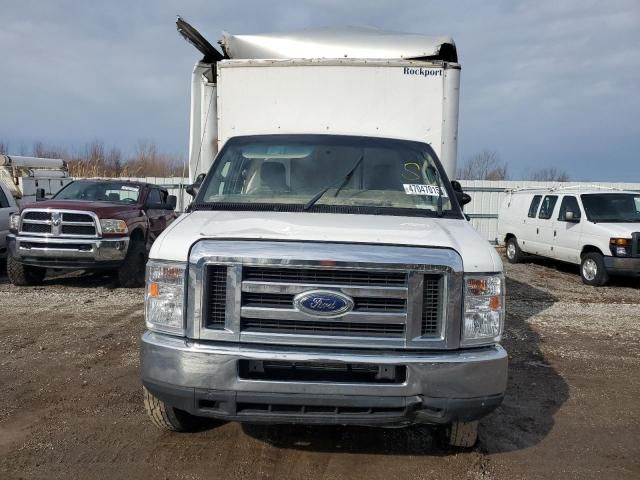 2019 Ford Econoline E450 Super Duty Cutaway Van