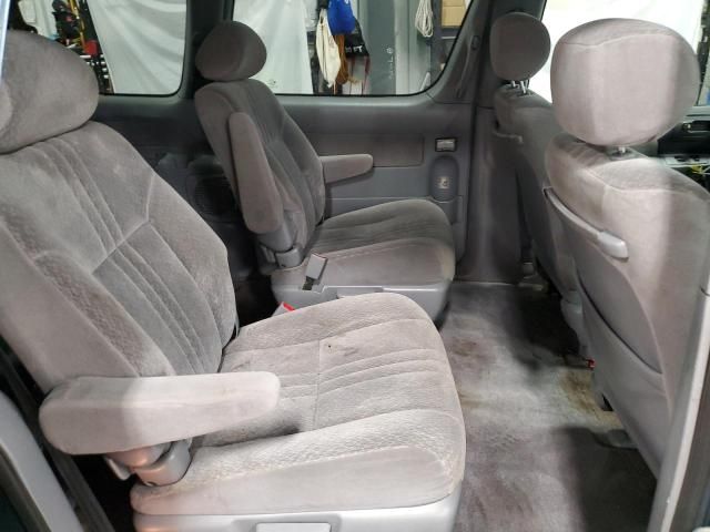 2003 Toyota Sienna CE