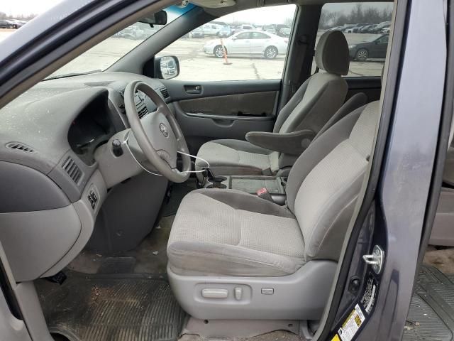 2009 Toyota Sienna CE