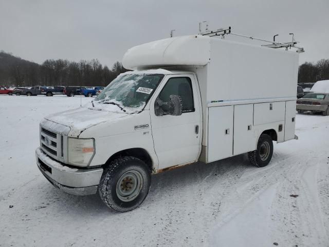 2012 Ford Econoline E350 Super Duty Cutaway Van