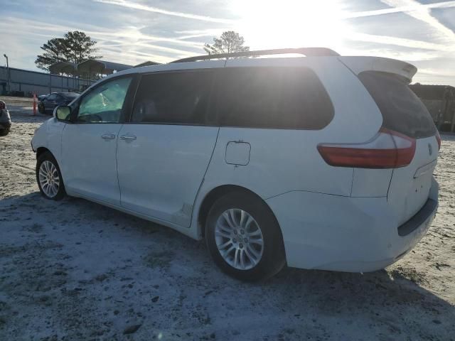 2016 Toyota Sienna XLE