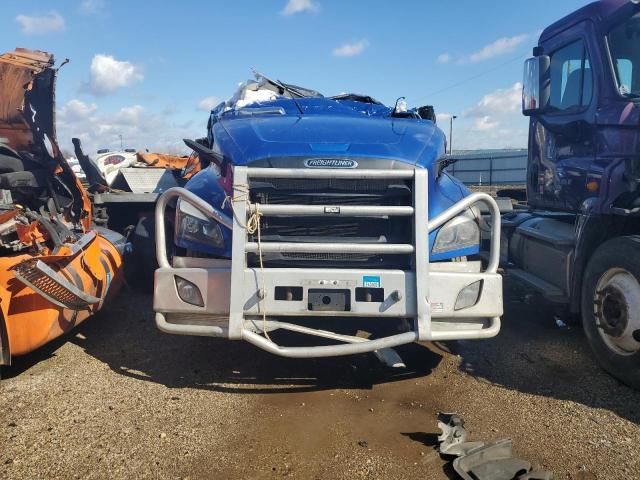 2021 Freightliner Cascadia Semi Truck