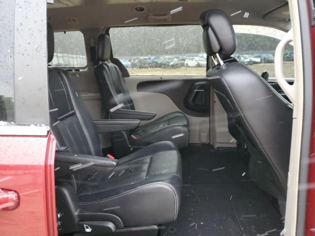 2013 Chrysler Town & Country Touring L