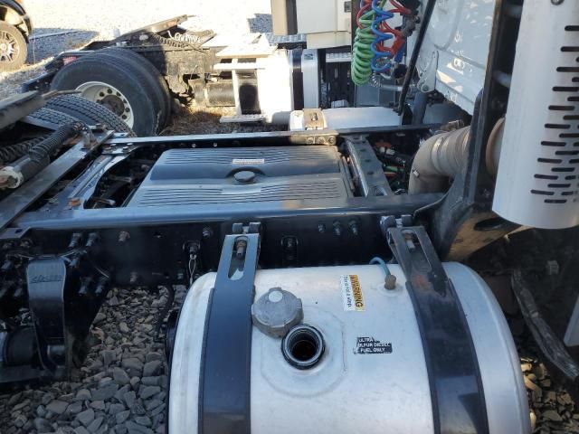 2015 Freightliner Cascadia 125