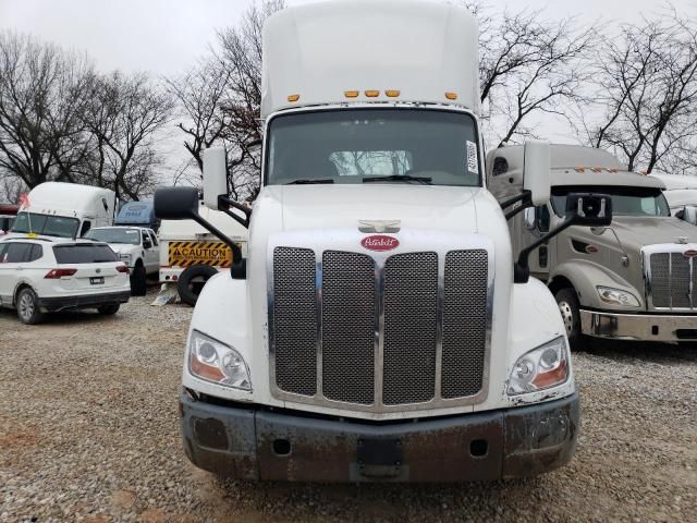 2016 Peterbilt 579