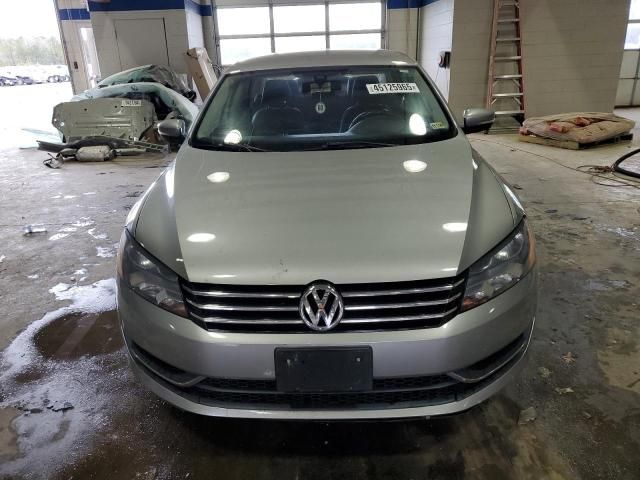 2013 Volkswagen Passat SE