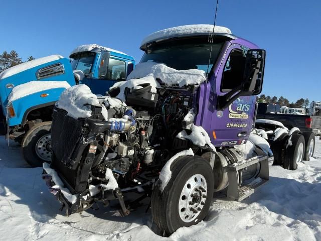 2022 Peterbilt 579