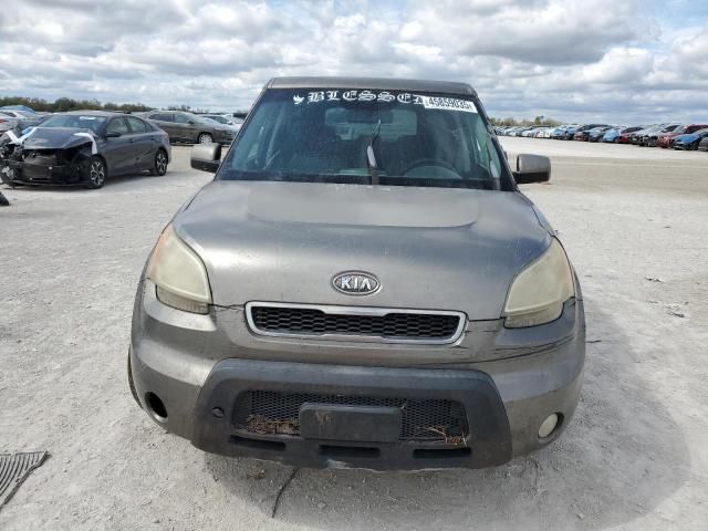 2010 KIA Soul +