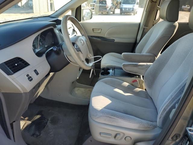 2011 Toyota Sienna LE