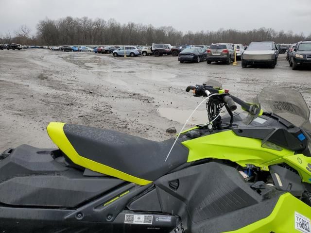 2020 Skidoo 2020 Skidoo Renegade