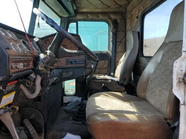 2006 Freightliner Conventional Classic 120